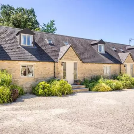 exterior of a luxury Cottages in the Cotswolds
